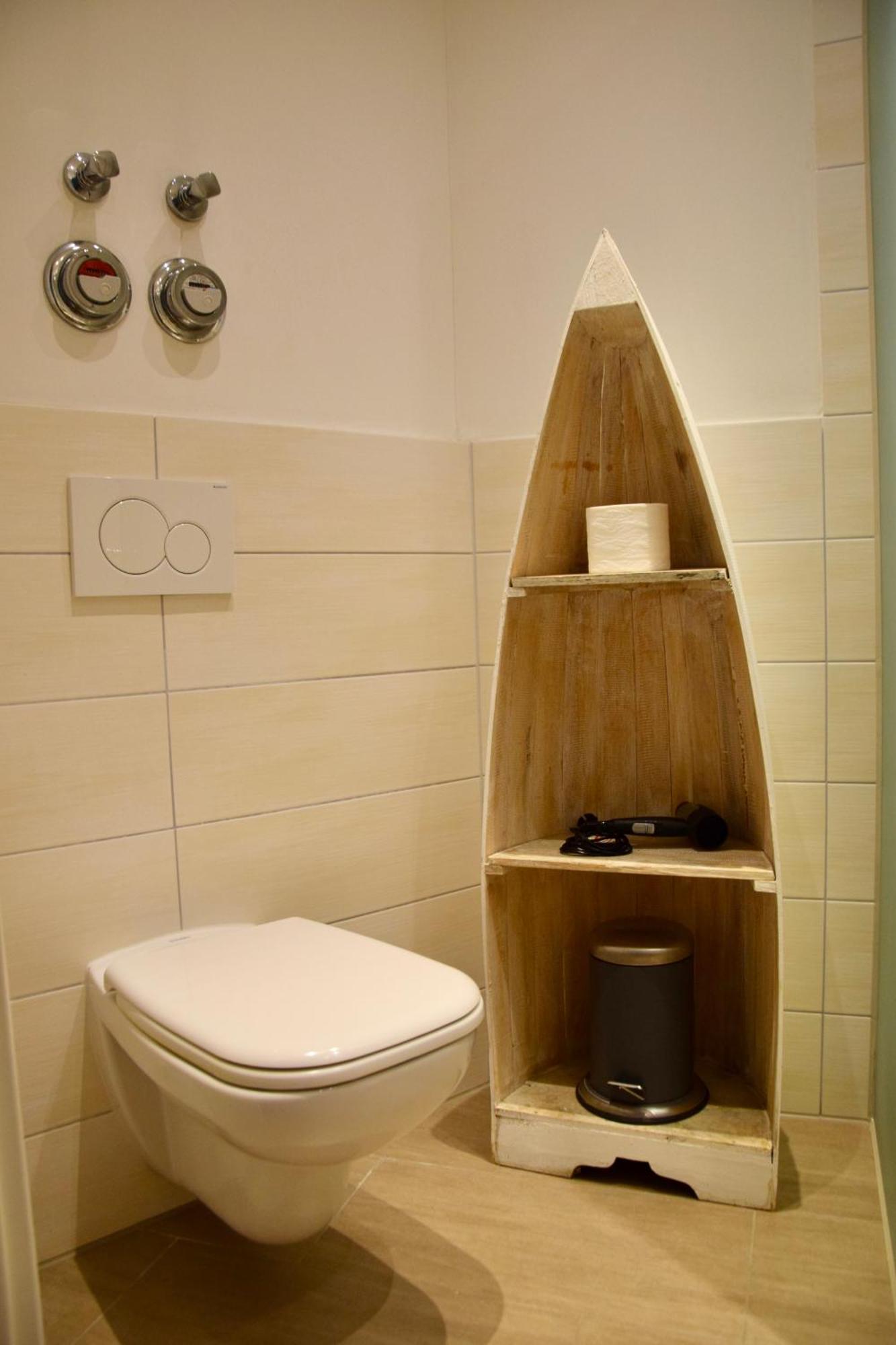 Stilvolle Wohnung Mit Balkon & Parkplatz Росток Екстериор снимка